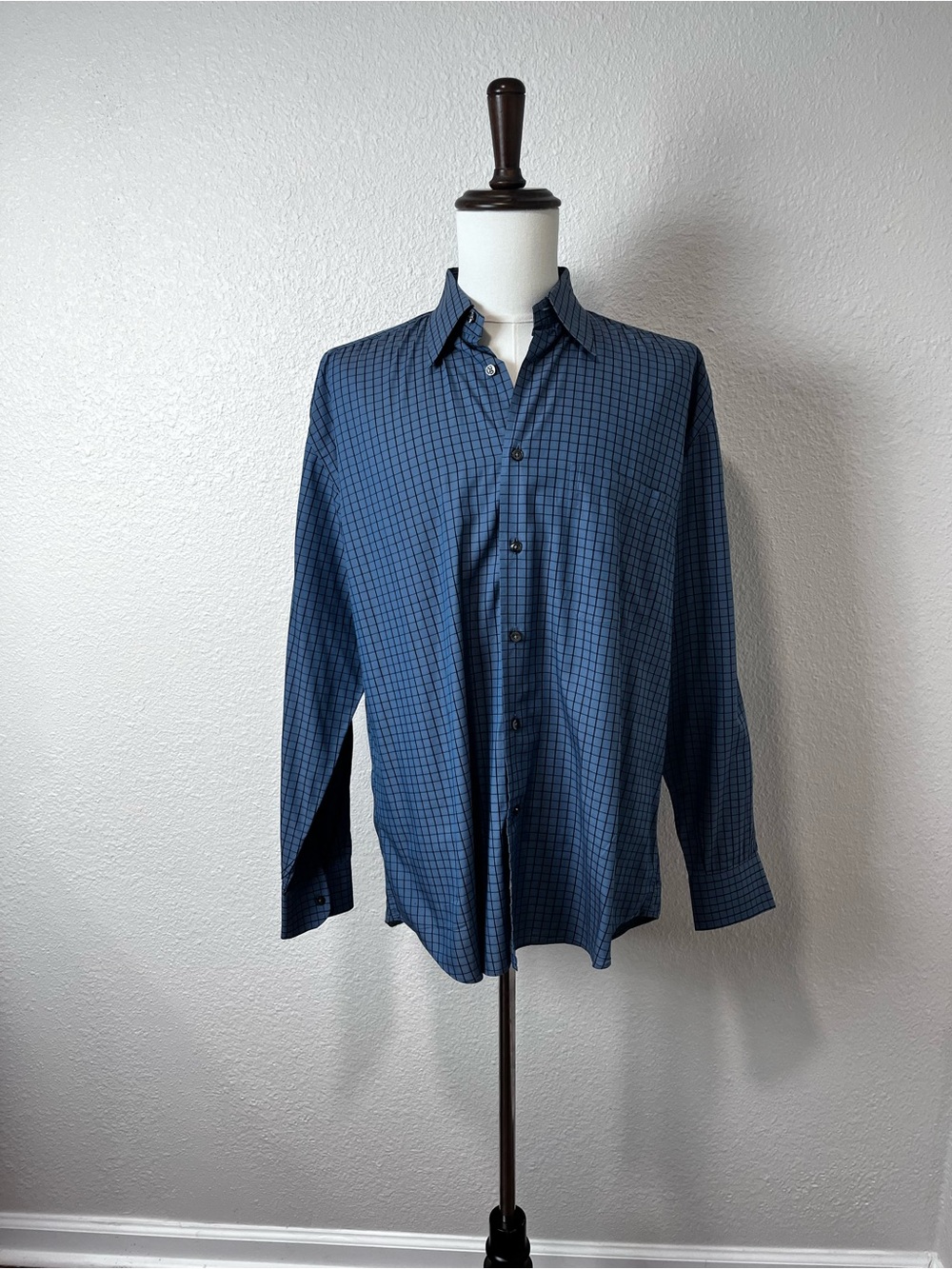 Corneliani Navy and Blue Button Down Size L/42